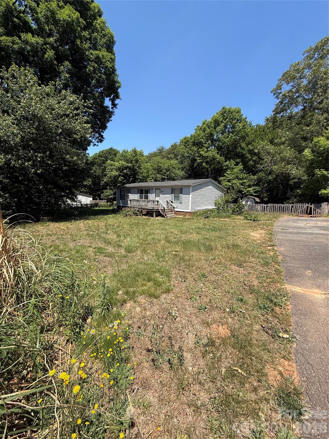 6237 Burnhurst Lane, Denver, NC. property listing photo