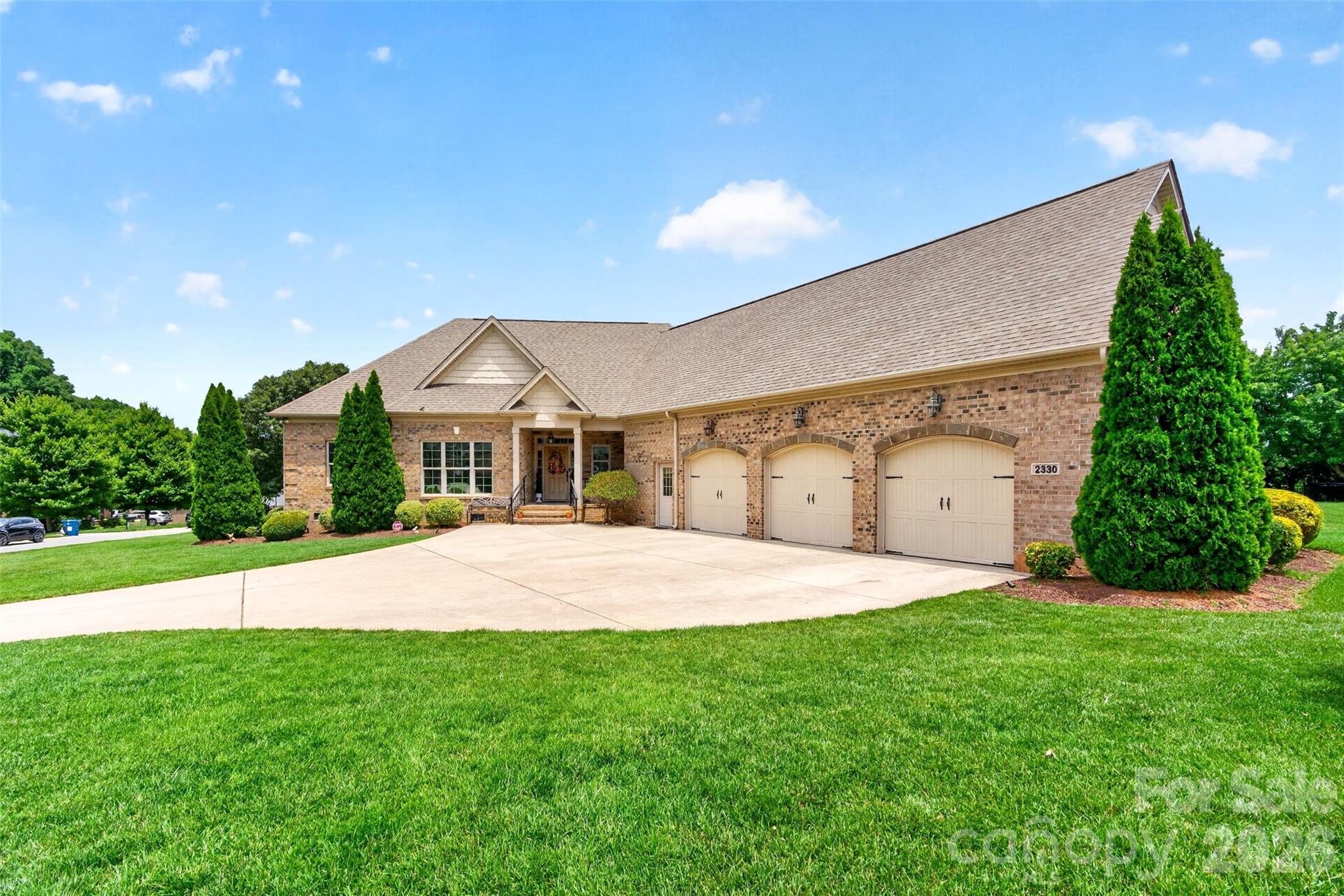 2330 Shiny Leaf Drive, Denver, NC — property listing photo