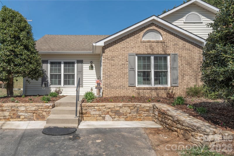 11 Pearl Street #A, Black Mountain, NC - 2 beds, 2 baths, 1,086 sqft - $353,000