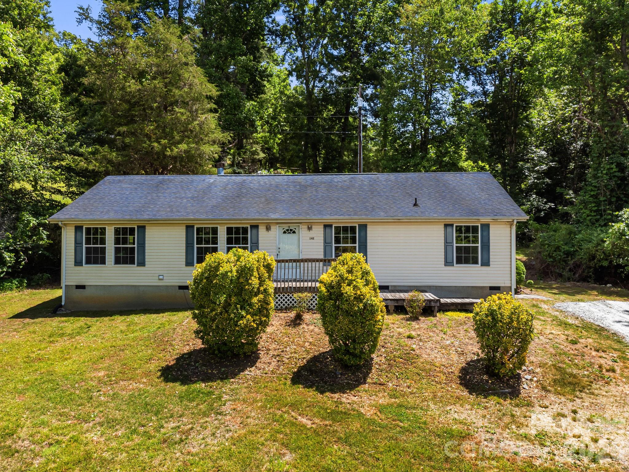 142 Josiah Lane, Hendersonville, NC. property listing photo