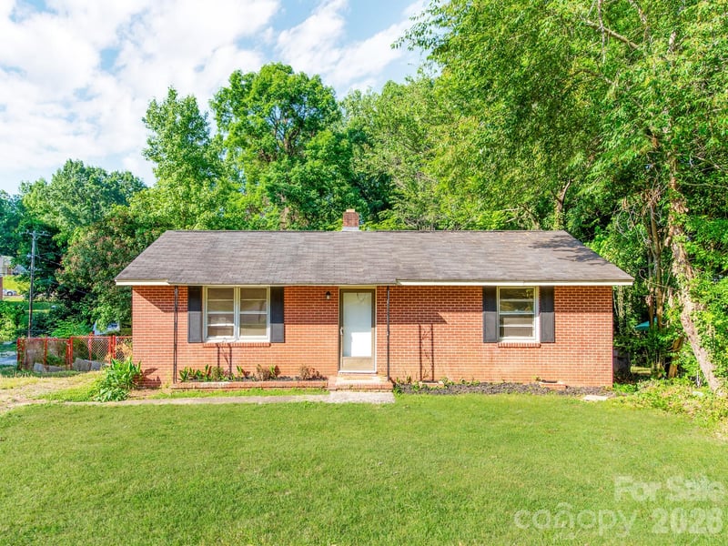 814 Wilbrown Circle, Charlotte, NC - 2 beds, 1 bath, 984 sqft - $225,000