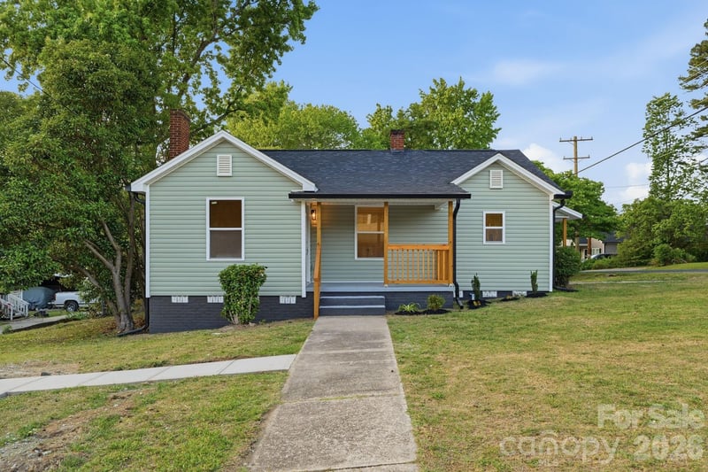 200 W 17th Street, Kannapolis, NC - 2 beds, 1 bath, 906 sqft - $235,000