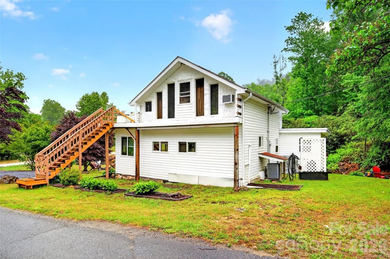 227 Locust Cove Road, Marion, NC - 3 beds, 1 bath, 1,238 sqft - $259,000