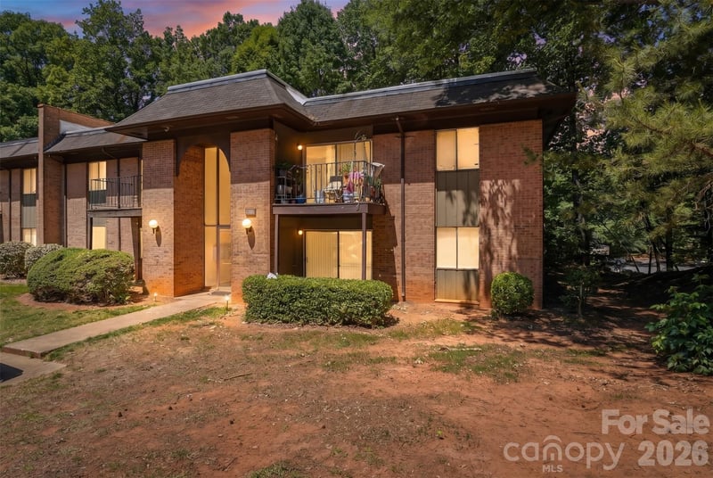 305 Orchard Trace Lane Apt 5, Charlotte, NC - 1 bed, 1 bath, 598 sqft - $102,000