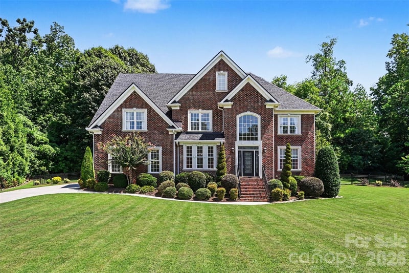 2858 Scarborough Court, Gastonia, NC - 5 beds, 3 baths, 3,404 sqft - $675,000