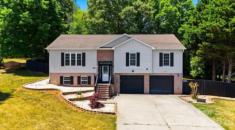 107 Cliffwood Drive, Hudson, NC - 3 beds, 3 baths, 1,955 sqft - $349,900