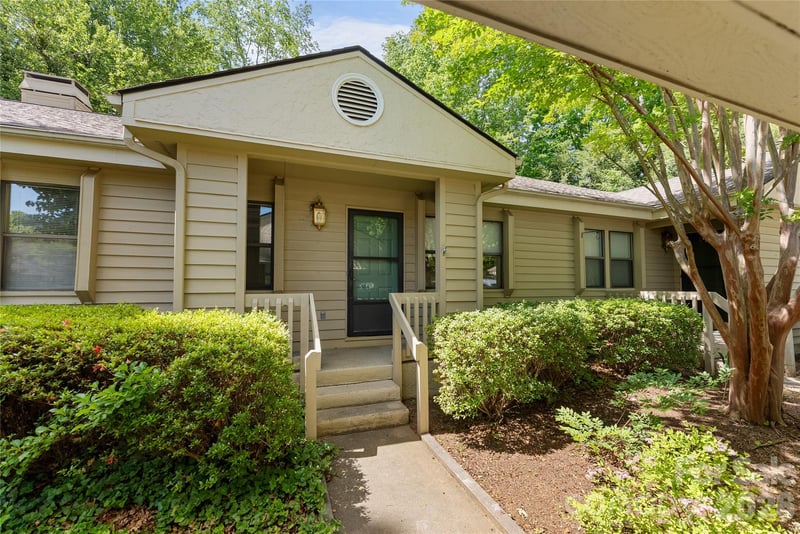 4102 Dominic Lane, Asheville, NC - 2 beds, 2 baths, 1,100 sqft - $289,000