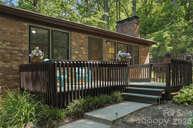38 Nixon Terrace, Asheville, NC - 3 beds, 1.5 baths, 1,425 sqft - $525,000