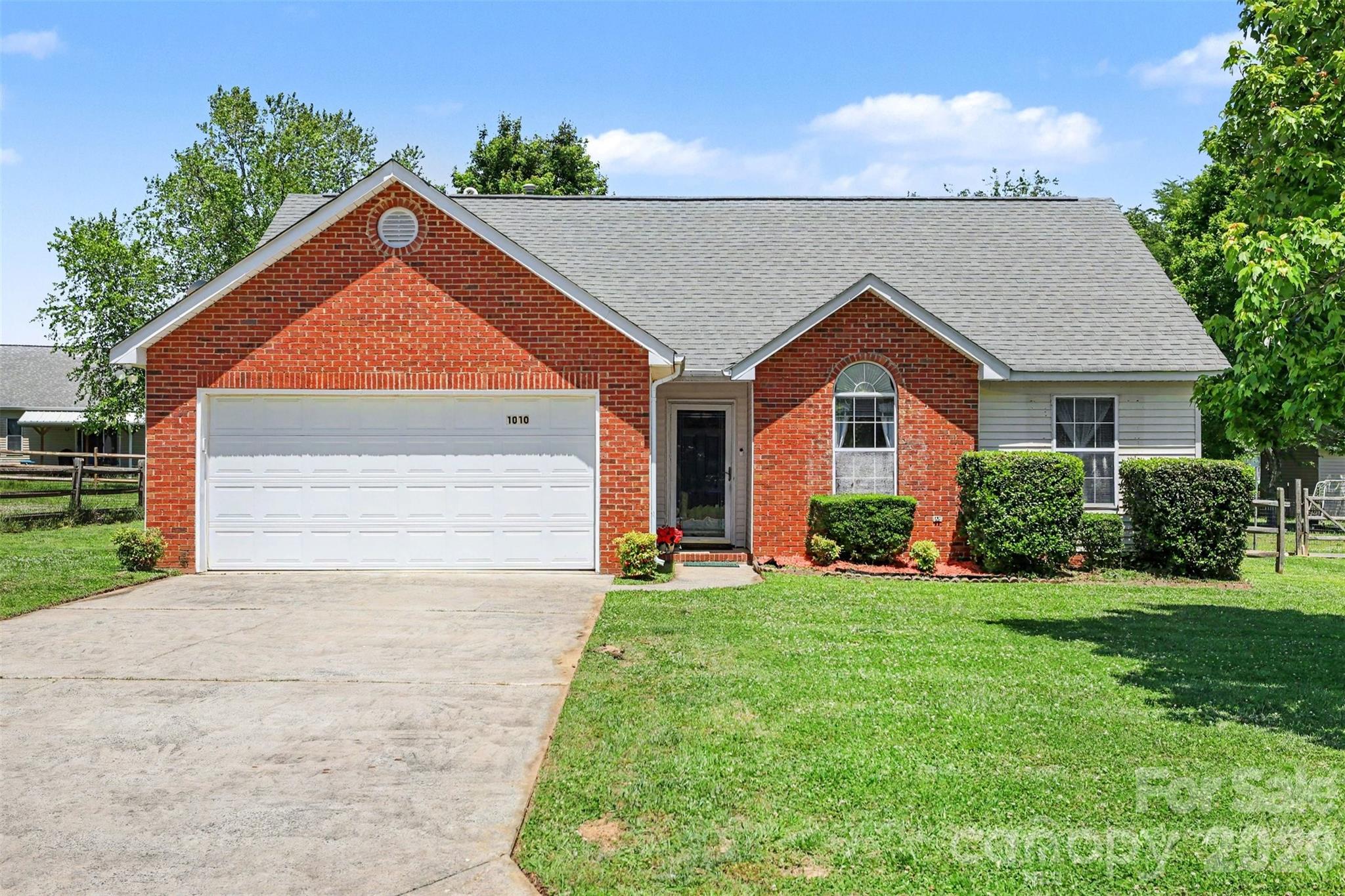 1010 Ridgefield, Indian Trail, NC — property listing photo 1