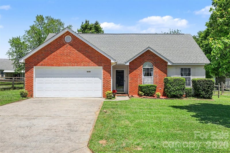 1010 Ridgefield Circle, Indian Trail, NC - 3 beds, 2 baths, 1,330 sqft - $354,990
