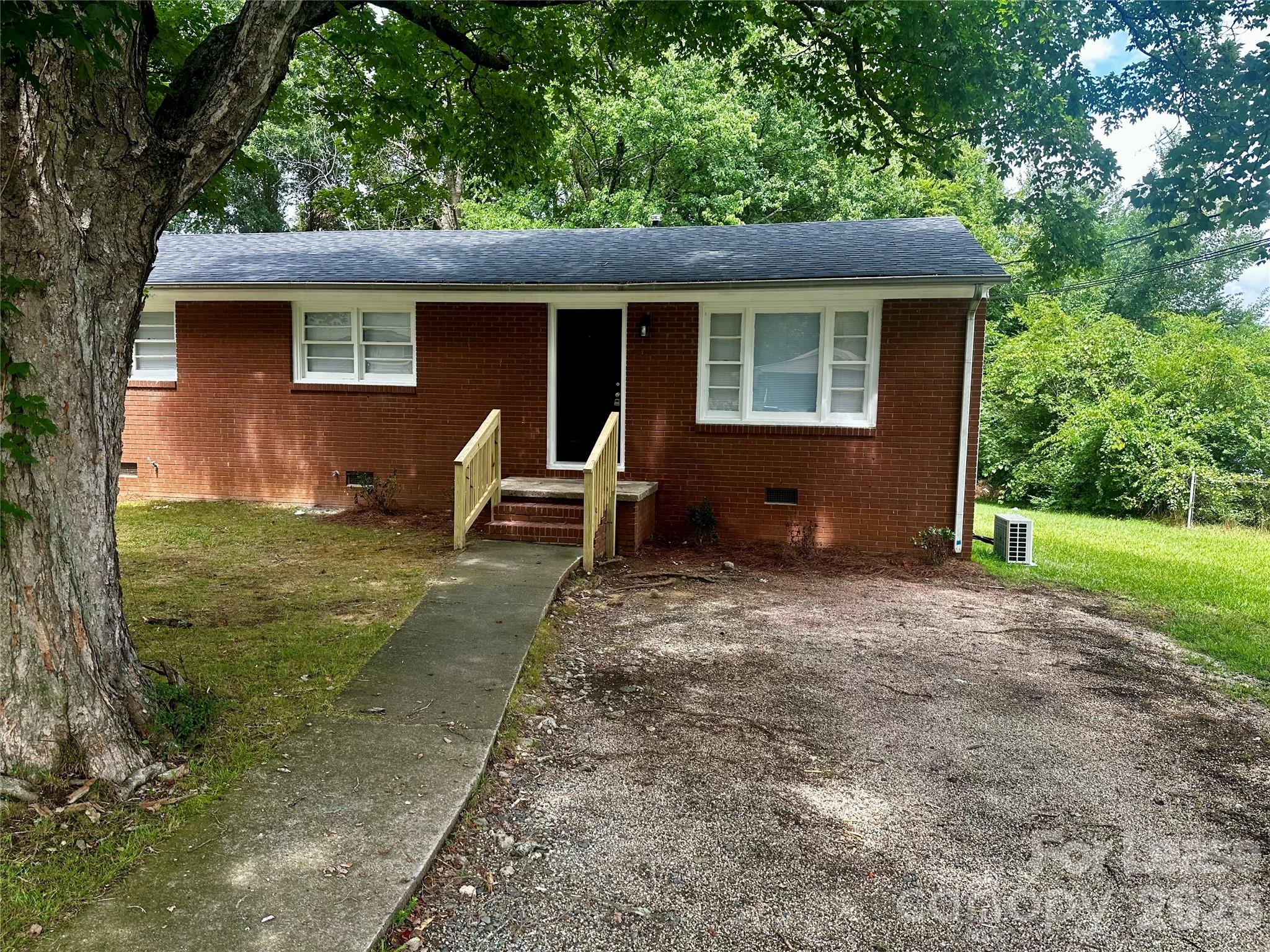 110 Mendota Avenue, Lexington, NC. property listing photo