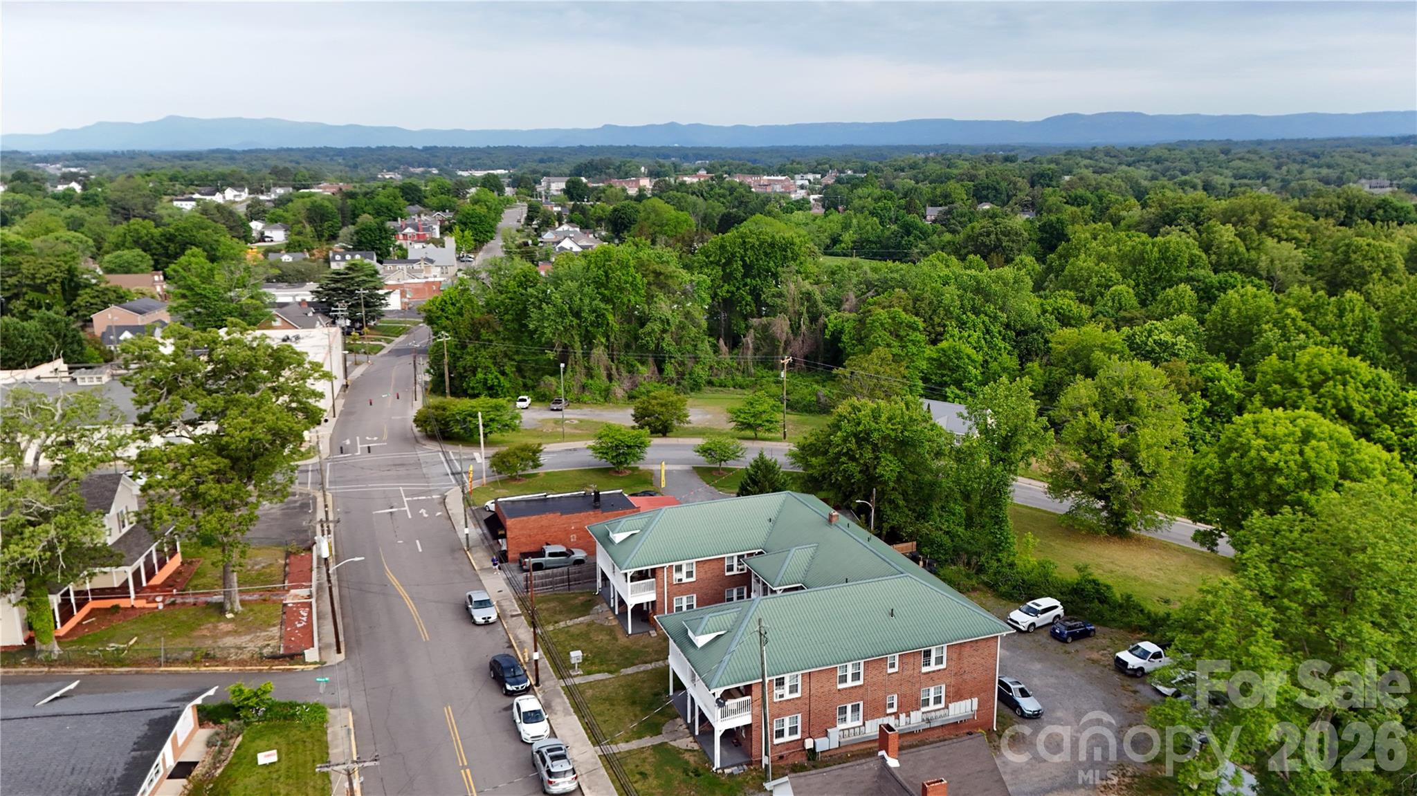 1007 S Main Street, Mount Airy, NC. property listing photo
