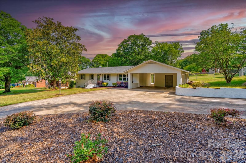 809 Forest Hill Drive, Shelby, NC - 3 beds, 2 baths, 1,823 sqft - $319,900