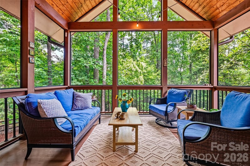 15 E Owl Creek Lane, Fairview, NC - 3 beds, 3 baths, 3,708 sqft - $1,198,000