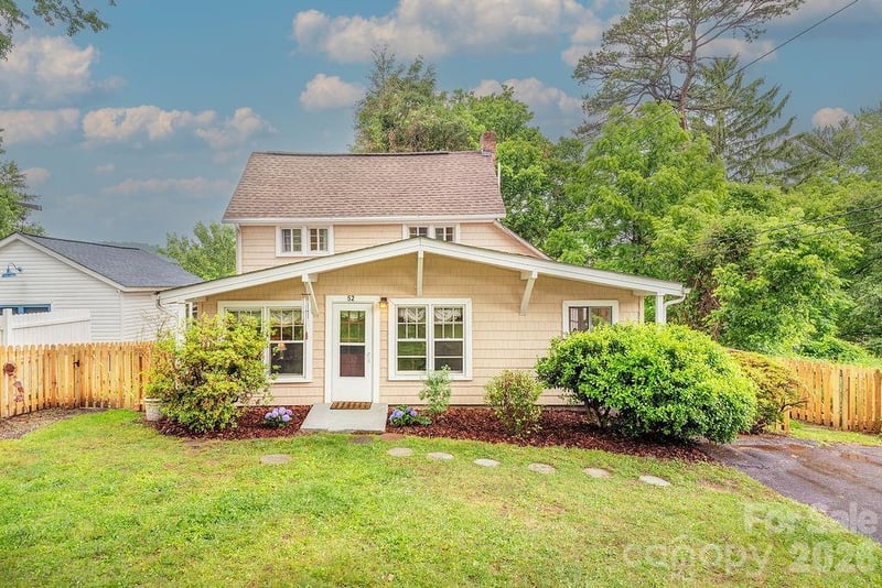 52 Gracelyn Road, Asheville, NC - 3 beds, 2 baths, 1,346 sqft - $579,000