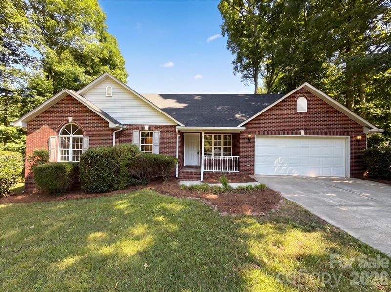 6018 Bryant Lane, Waxhaw, NC - 3 beds, 2 baths, 1,707 sqft - $385,000