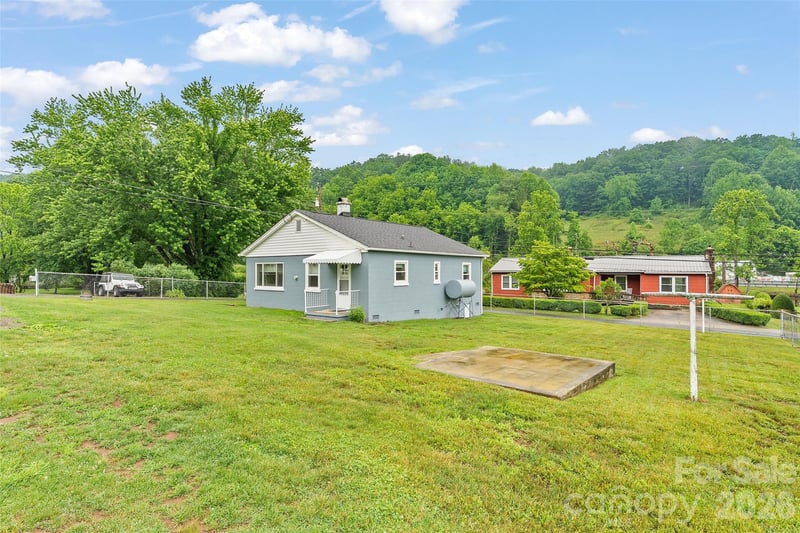 34 Stephens Road, Waynesville, NC - 2 beds, 1 bath, 503 sqft - $225,000