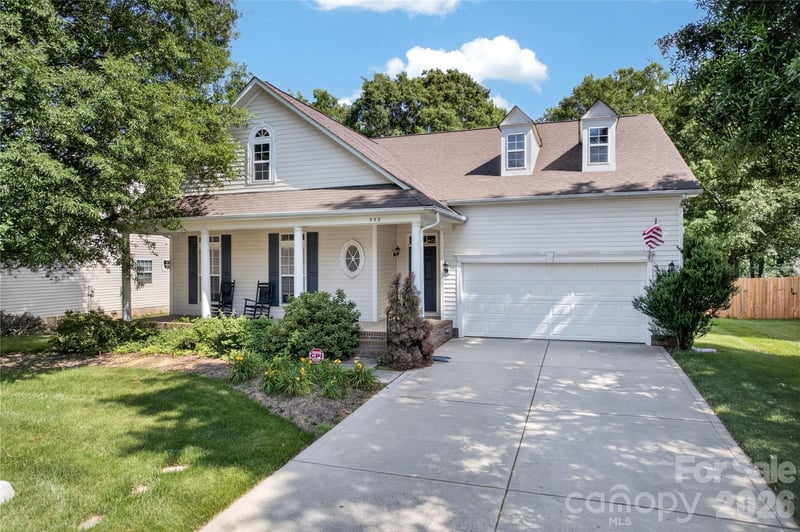 533 Fair Oaks Drive, Fort Mill, SC - 3 beds, 2 baths, 2,130 sqft - $500,000