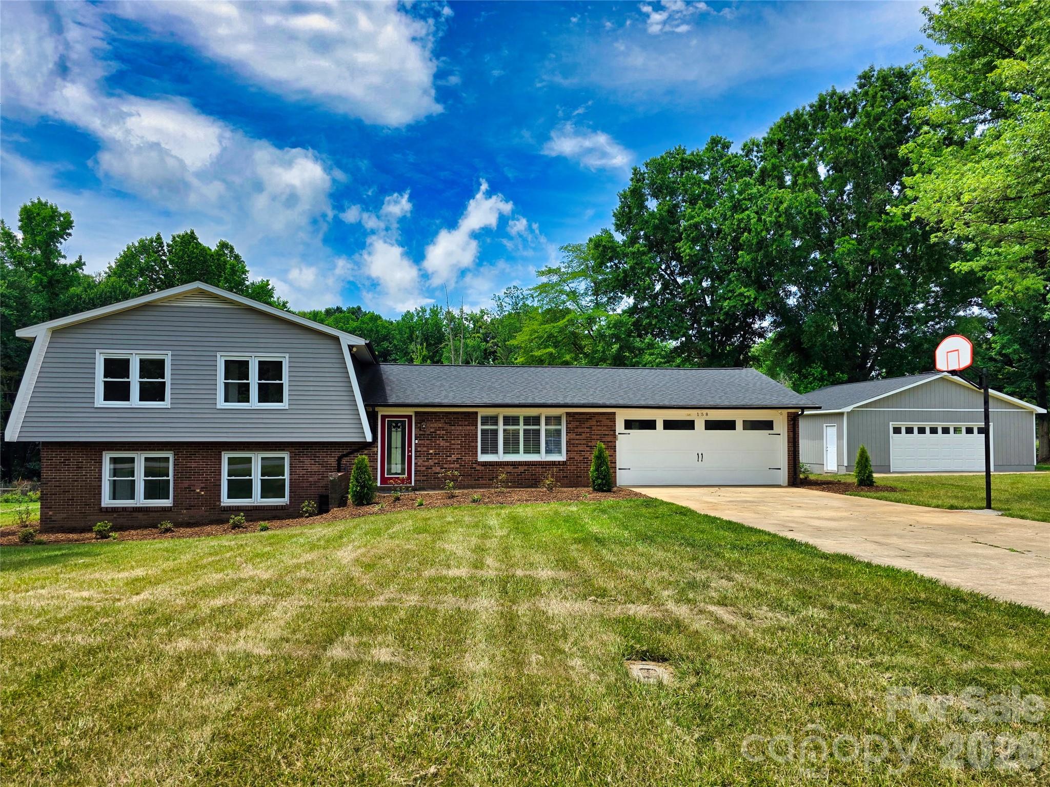 158 W Meadowview Drive, Statesville, NC. property listing photo