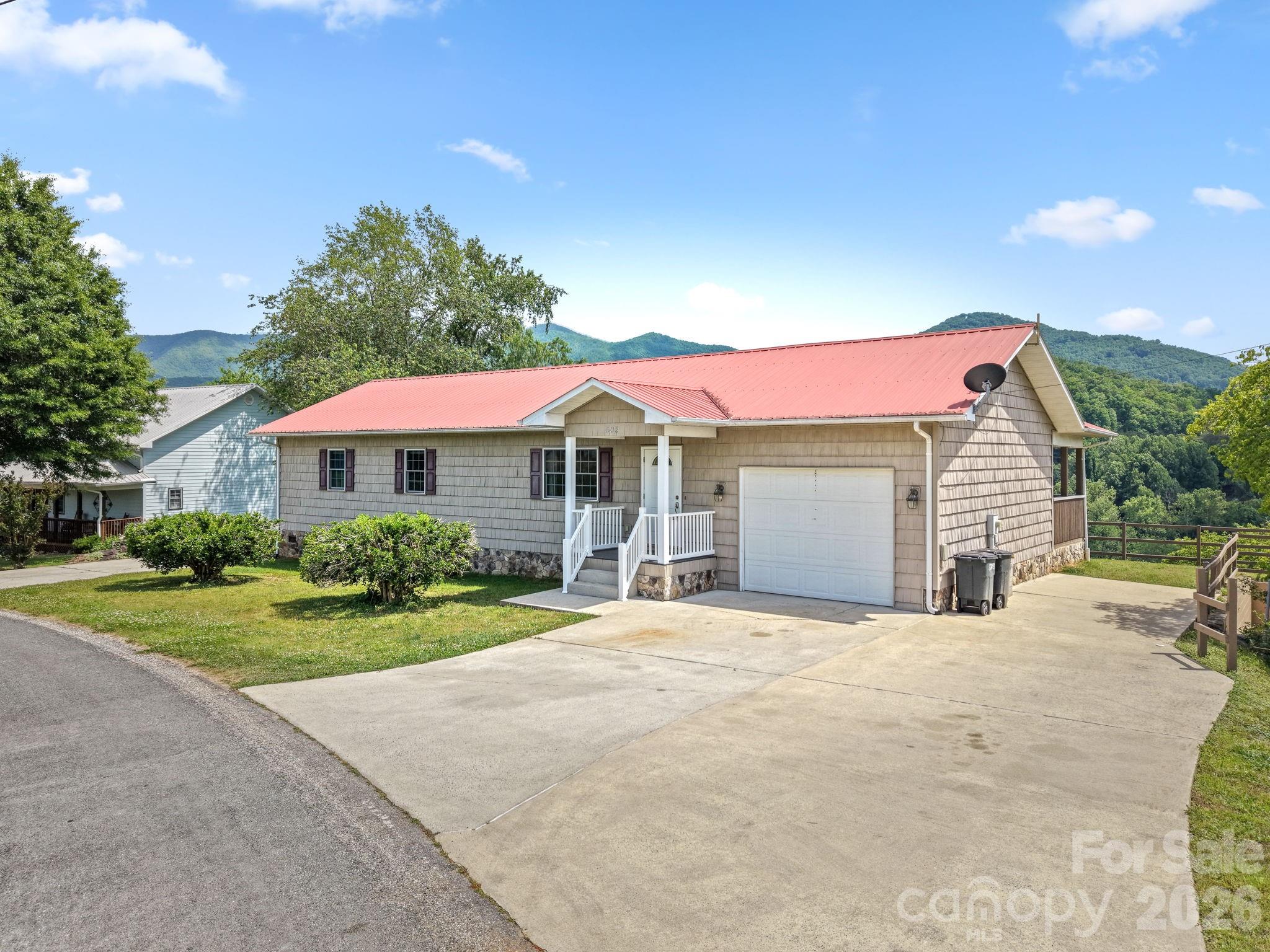 533 Lemons Branch Road, Bryson City, NC. property listing photo