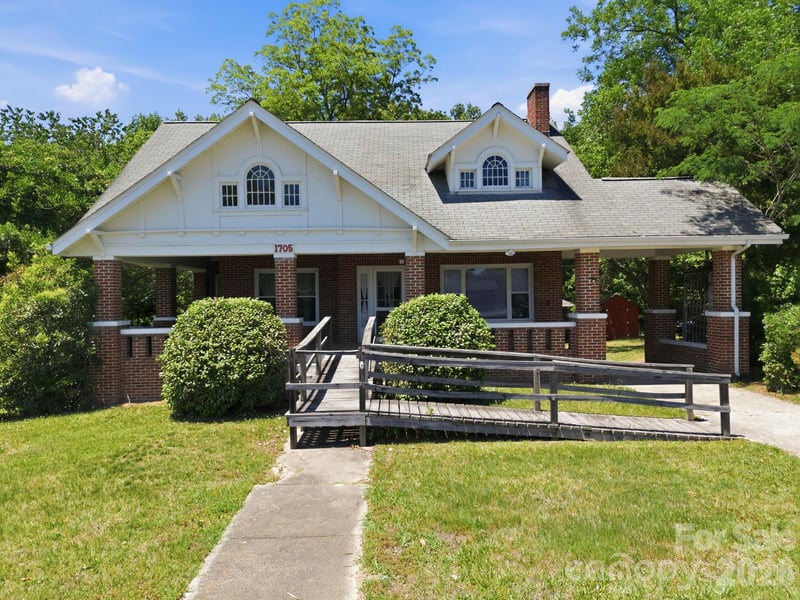 1705 US 52 Highway N, Albemarle, NC - 5 beds, 2 baths, 3,418 sqft - $370,000