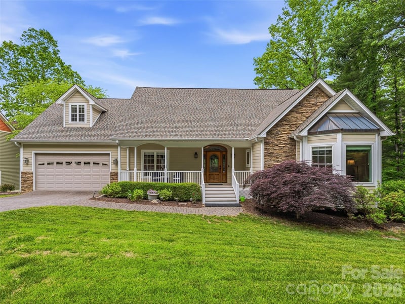 115 Flameleaf Lane, Laurel Park, NC - 4 beds, 4 baths, 3,459 sqft - $775,000