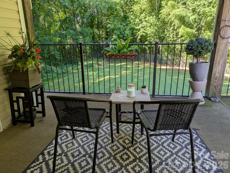 1046 Surry Lane, Gastonia, NC - 1 bed, 1.5 baths, 686 sqft - $154,900