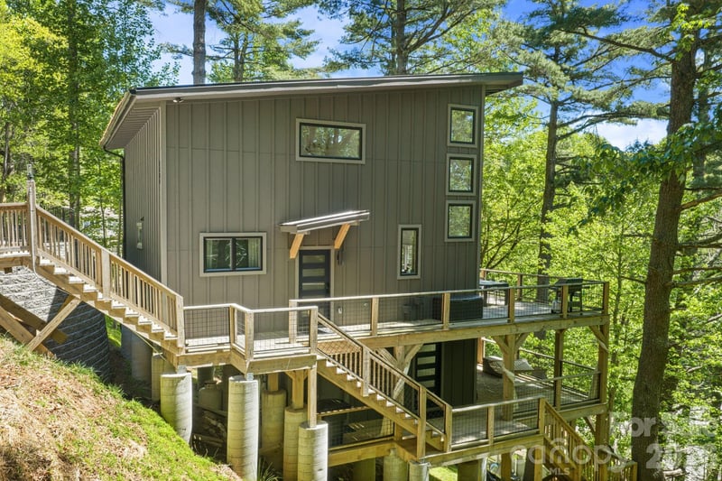 1385 Niley Cook Road, Blowing Rock, NC - 2 beds, 2 baths, 1,596 sqft - $875,000