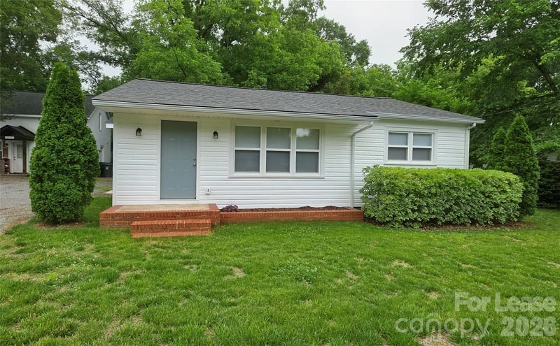 104 Gibson Park Drive A, Huntersville, NC - 2 beds, 1 bath, 909 sqft - $2,200