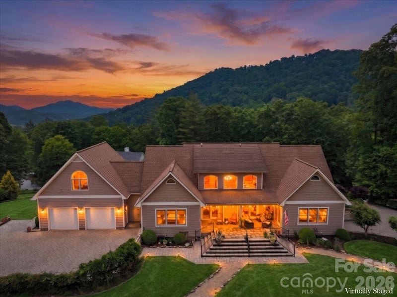 750 Barebridge Drive, Burnsville, NC - 3 beds, 5 baths, 4,379 sqft - $1,090,000