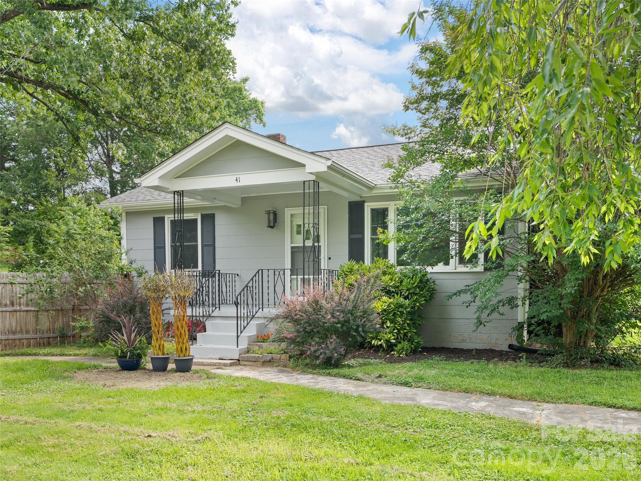 41 Cedar Street, Asheville, NC — property listing photo