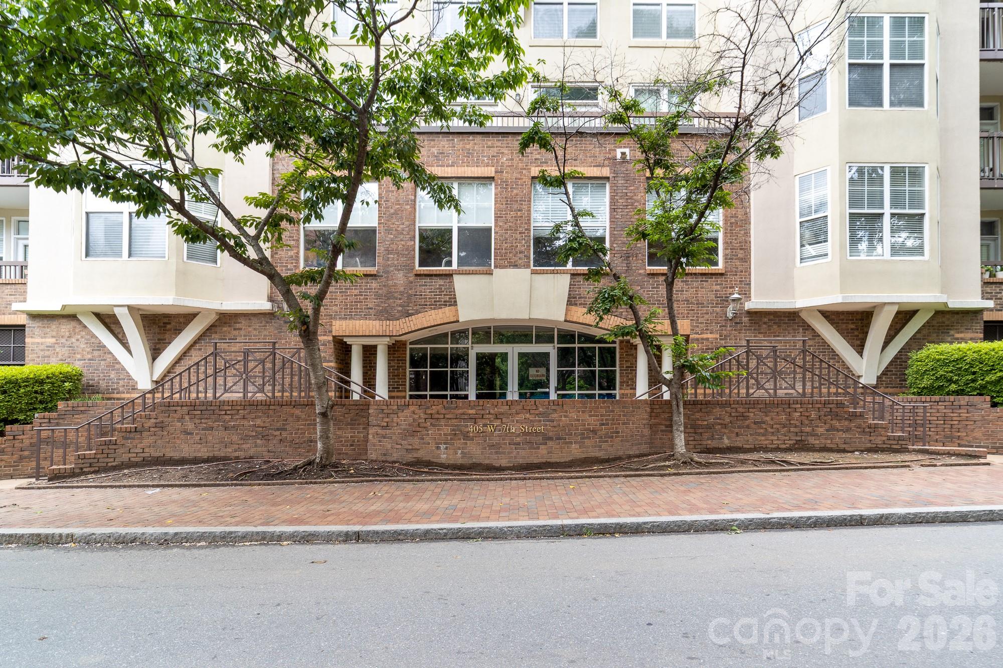 405 7th 302, Charlotte, NC — property listing photo 1