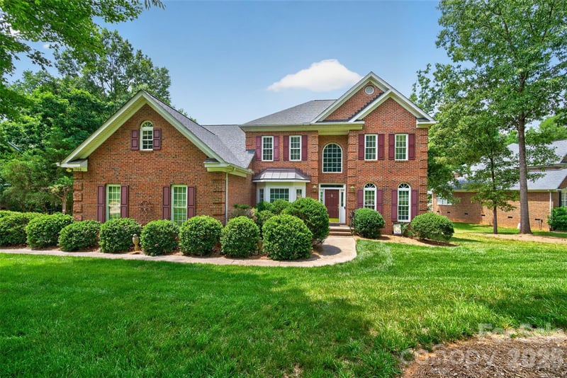 1900 Crestgate Drive, Waxhaw, NC - 5 beds, 3 baths, 3,488 sqft - $795,000