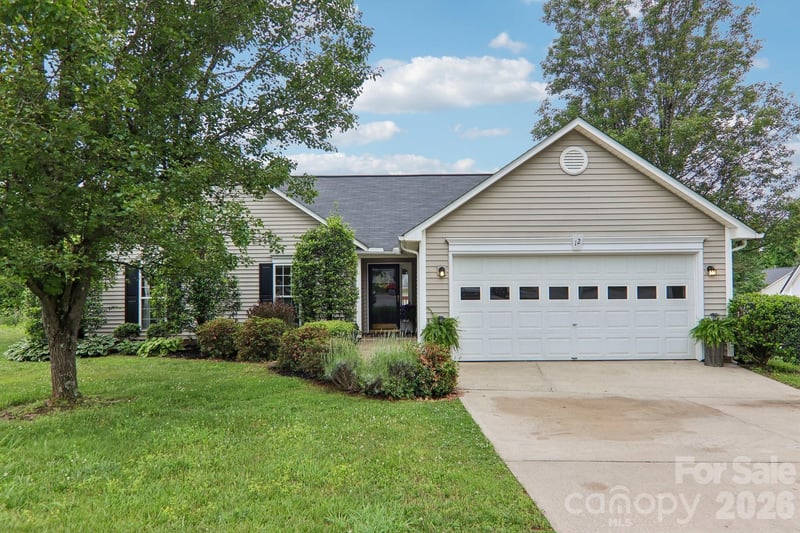 12 Wineberry Court, Fletcher, NC - 3 beds, 2 baths, 1,434 sqft - $382,000