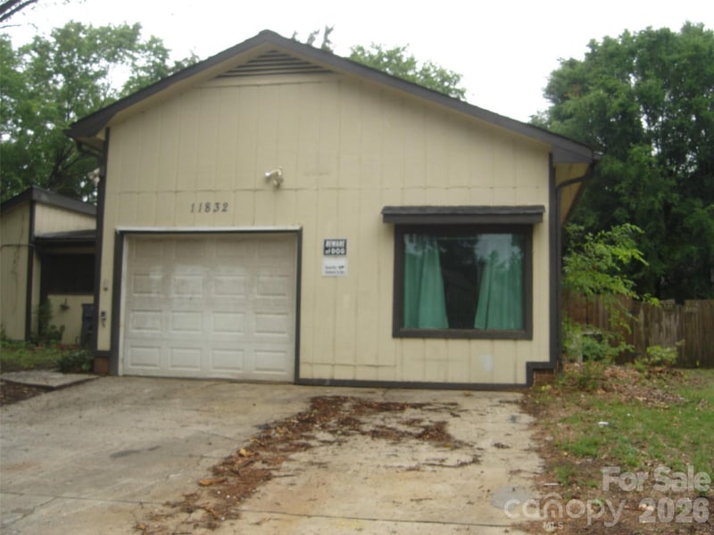 11832 Moonridge Drive, Charlotte, NC - 3 beds, 2 baths, 1,553 sqft - $315,000