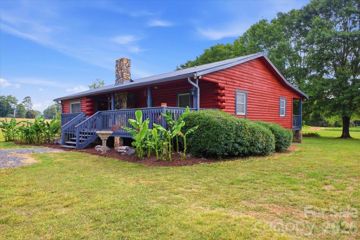 4639 Hickory Lincolnton Highway, Newton, NC — property listing photo