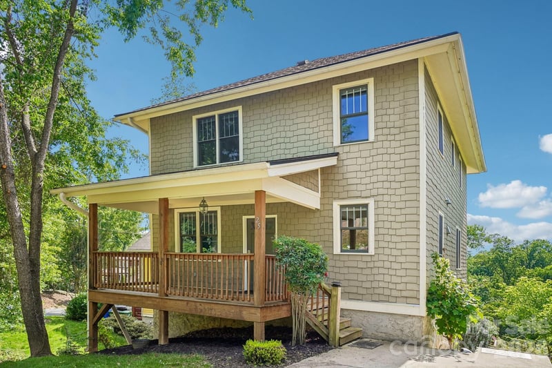 25 Houston Street, Asheville, NC - 4 beds, 0.5 baths, 2,400 sqft - $749,900