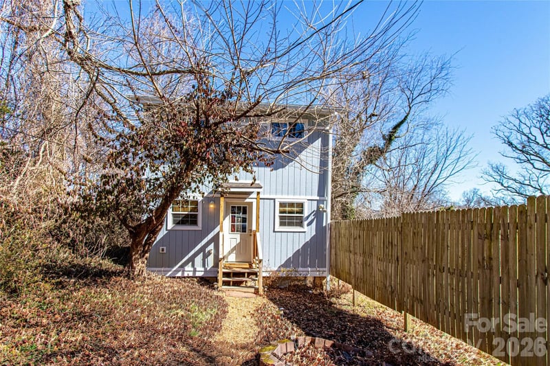 105 Adams Hill Road, Asheville, NC - 2 beds, 2 baths, 728 sqft - $552,000