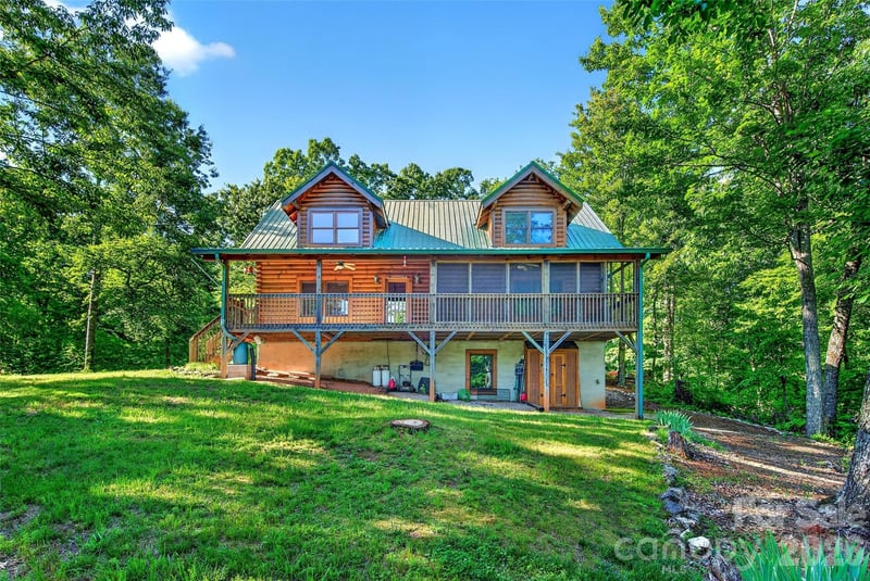 545 Mountain Crest Drive S, Marion, NC - 3 beds, 3 baths, 2,673 sqft - $725,000