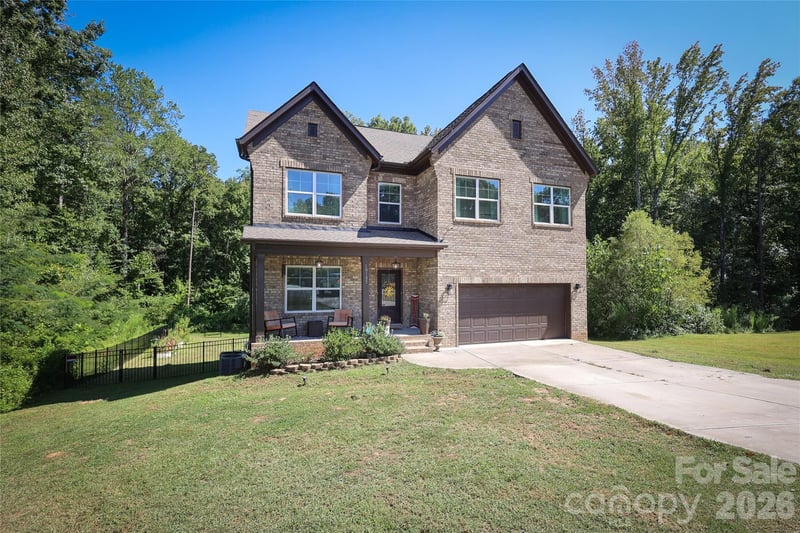 10105 Greenwood, Charlotte, NC - 4 beds, 3 baths, 3,463 sqft - $600,000