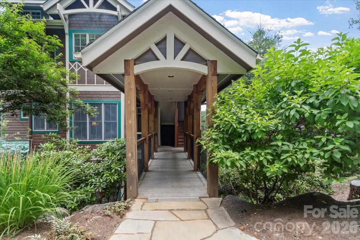 45 Creekside Way I/202, Burnsville, NC. property listing photo