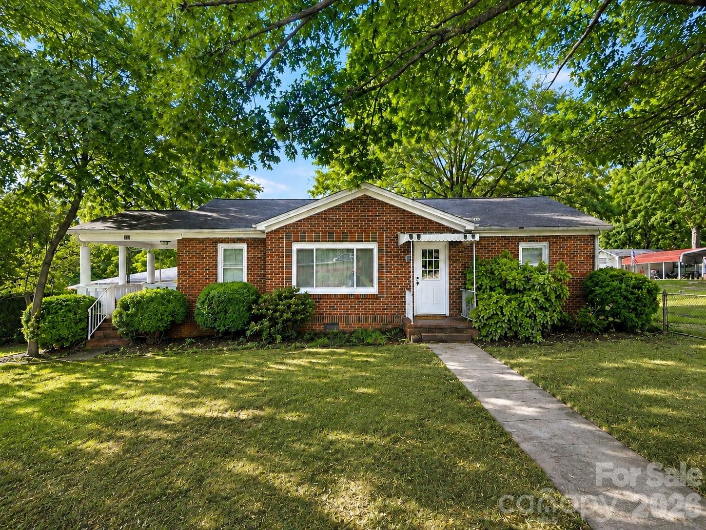 330 W 27th Street, Newton, NC — property listing photo