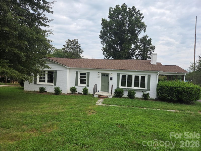 707 E 1st Street, Cherryville, NC - 3 beds, 1.5 baths, 1,404 sqft - $275,000