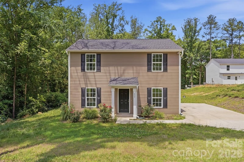 422 Kershaw Street, Lancaster, SC - 3 beds, 2 baths, 1,423 sqft - $254,900