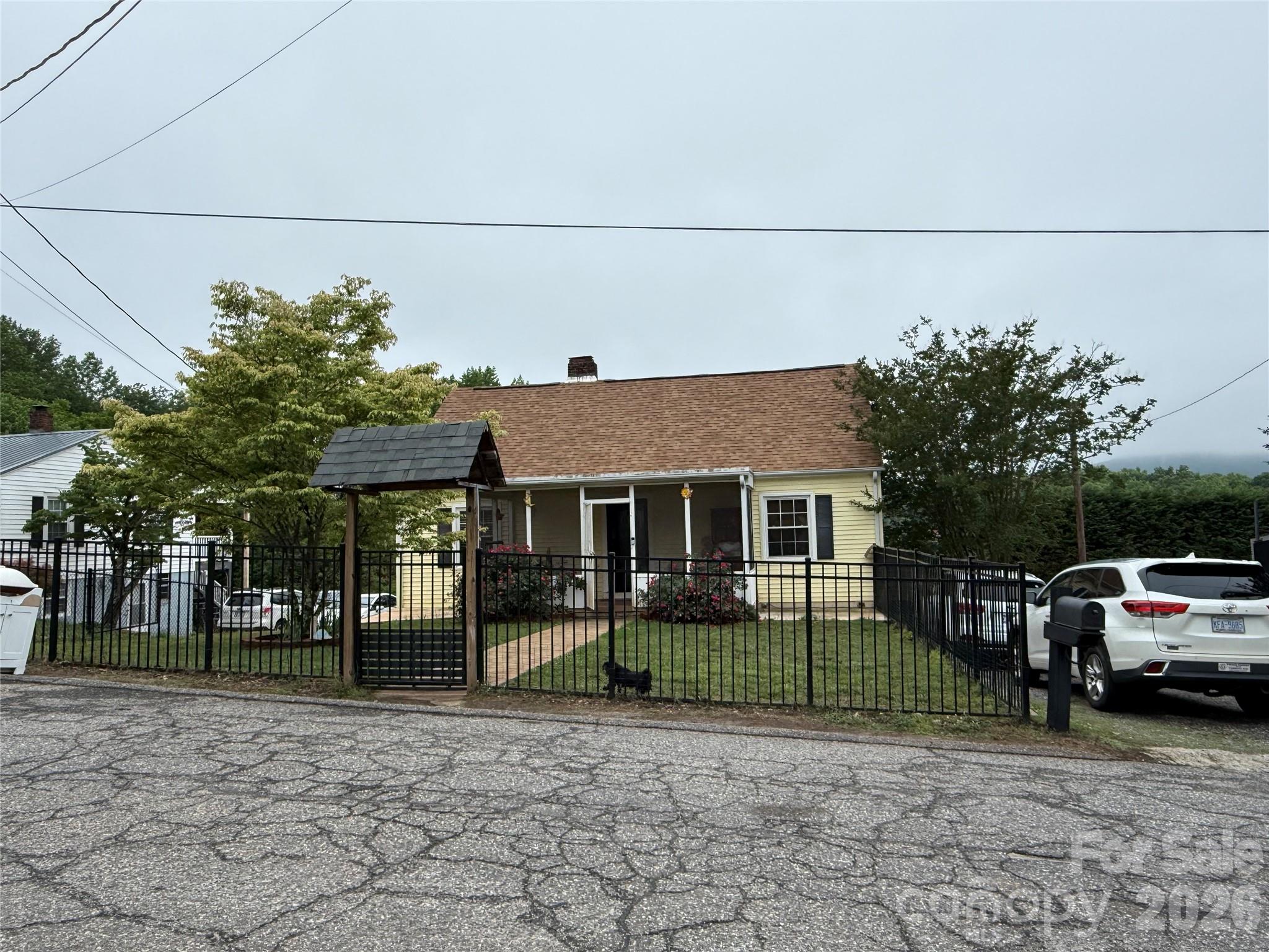 709 Dixie Avenue NW, Valdese, NC. property listing photo