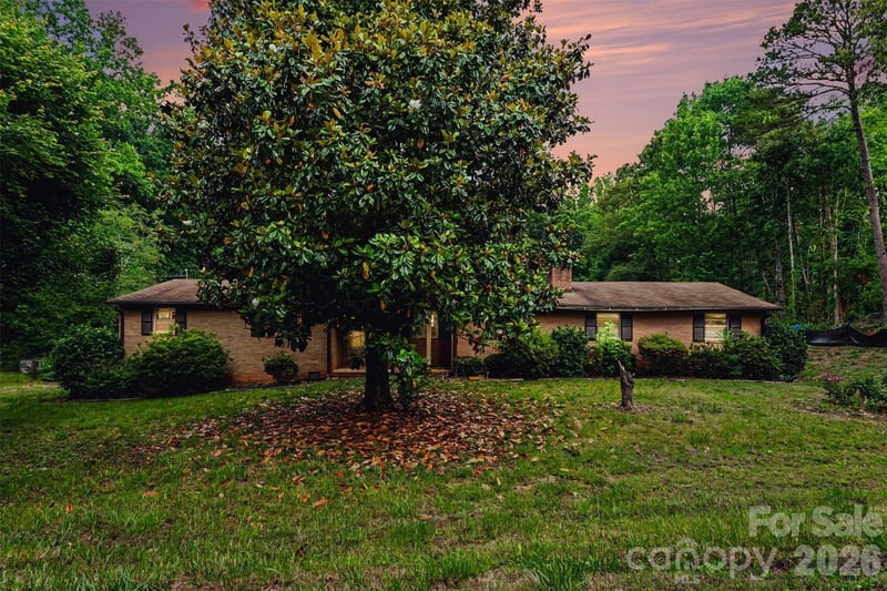 2871 Loviee Road, Lincolnton, NC - 3 beds, 1 bath, 1,315 sqft - $184,900