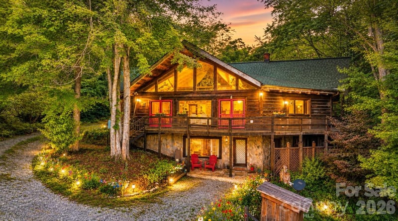 429 Biodome Drive, Waynesville, NC - 5 beds, 4.5 baths, 4,438 sqft - $475,000