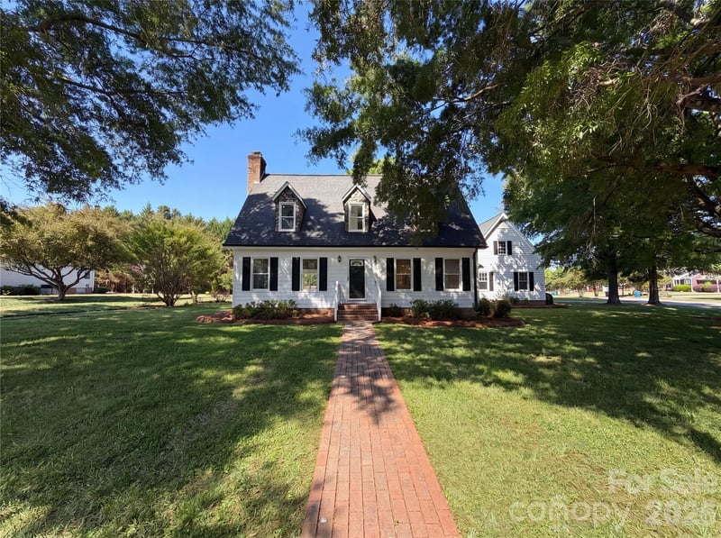 103 Hampshire Court, Salisbury, NC - 3 beds, 2.5 baths, 2,907 sqft - $460,000
