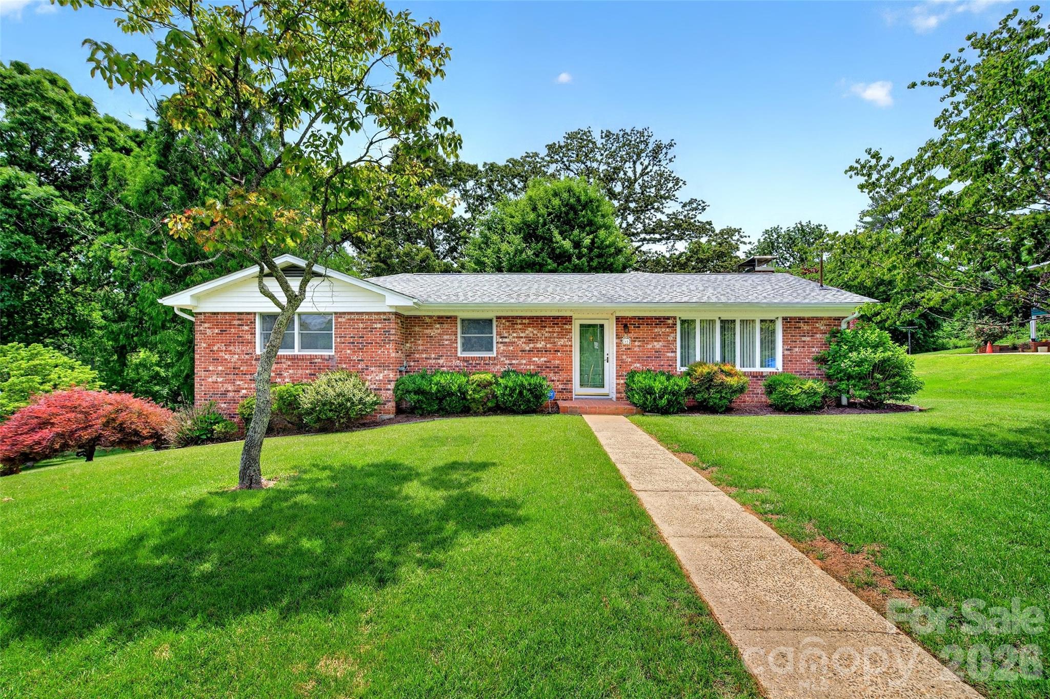 35 Mountain Terrace, Asheville, NC. property listing photo