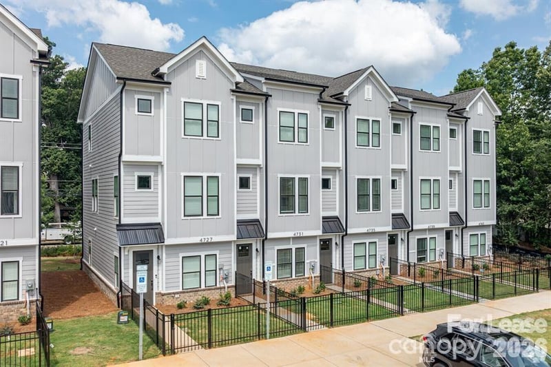 5150 Old Ridge Road B2, Charlotte, NC - 3 beds, 3.5 baths, 1,675 sqft - $2,757